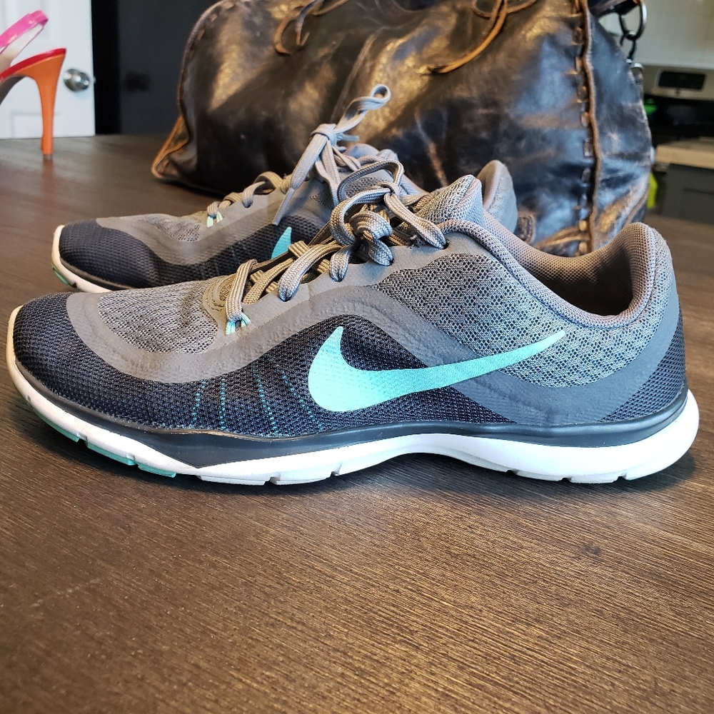 Nike Flex TR6 women's sz 7 grey/teal training shoe